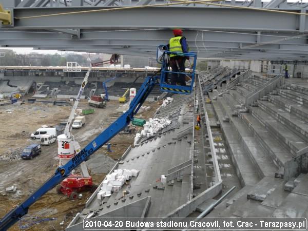 2010-04-20-stadion-budowa-037