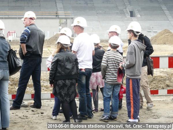 2010-05-01-budowa-stadionu-46