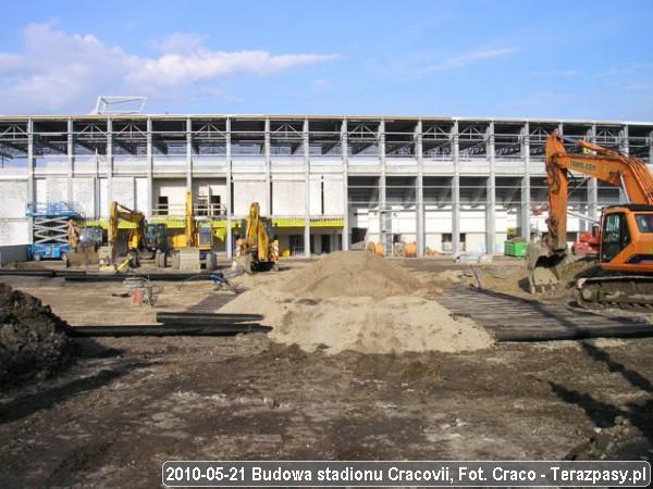 2010-05-21-stadion-craco-03