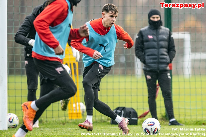 2025-11-11 Trening Cracovii w Centrum Treningowym w Rącznej036-CRATR101125-36 - Tytko